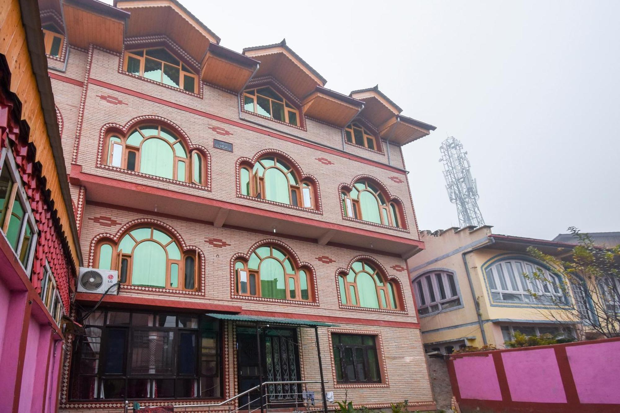 Oyo Hotel New Divine Kashmir Durgjan Exterior photo